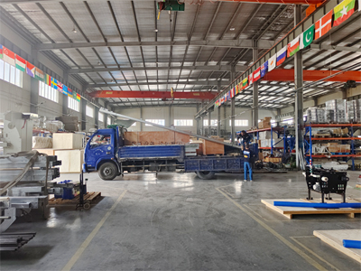 发货现场，镭豹360锐意型洗车机发往吉林省辽源市天旗物业